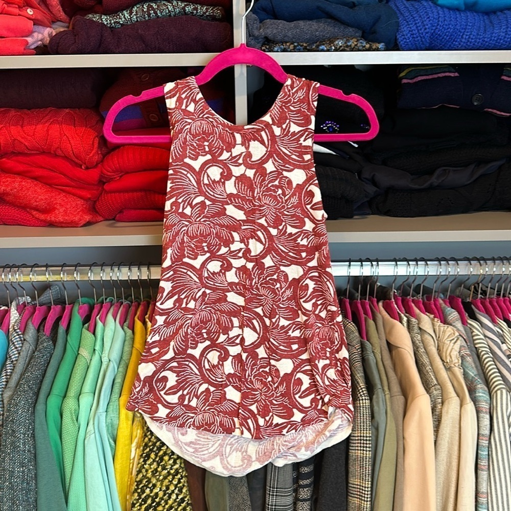 Loft brownish red/ivory flower print sleeveless sweater crew neck tank size XS